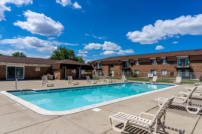 Warren Woods in Warren, MI - Building Photo - Building Photo