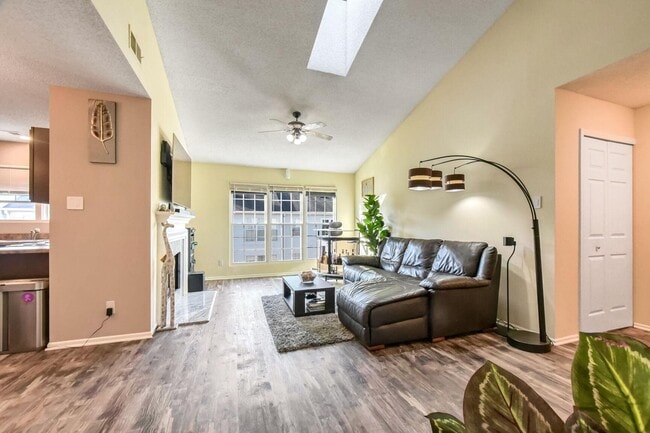 1107 Huntmaster Terrace NE in Leesburg, VA - Building Photo - Building Photo