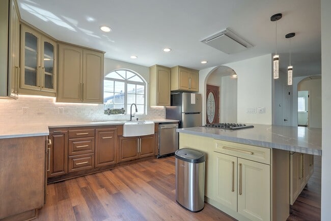 property at 2891 Whitney St