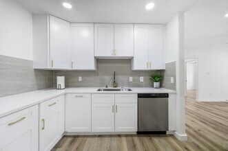 3906 Simsbrook Dr in Houston, TX - Building Photo - Building Photo
