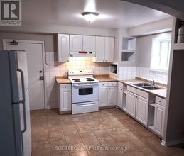 1254 Dorchester Ave in Ottawa, ON - Building Photo - Building Photo