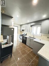 59 Dewey Dr in Toronto, ON - Building Photo - Building Photo
