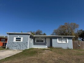 8204 Dahlia Ave in Tampa, FL - Building Photo