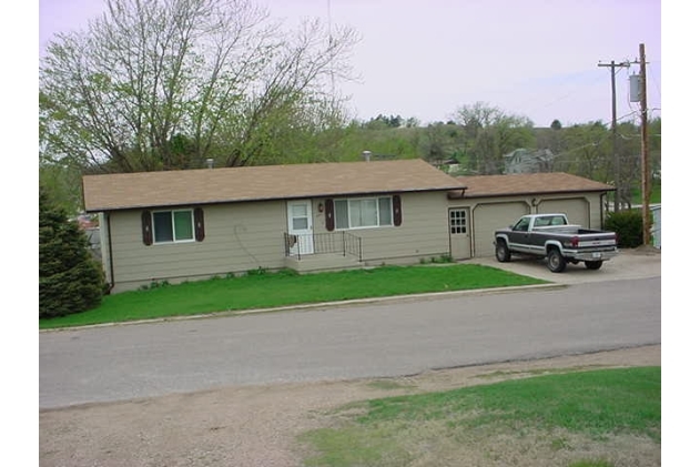 S Hwy 21 in Broken Bow, NE - Foto de edificio - Building Photo