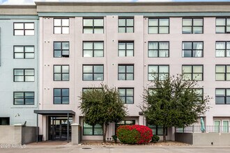 535 W Thomas Rd in Phoenix, AZ - Building Photo - Building Photo