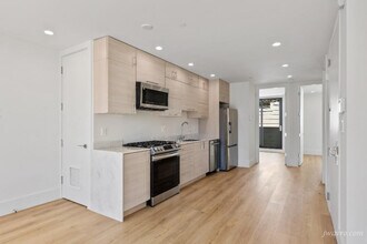 4445 18th St in San Francisco, CA - Foto de edificio - Building Photo