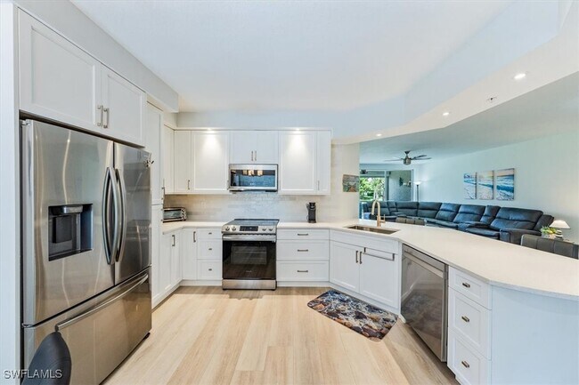 6914 Satinleaf Rd N in Naples, FL - Building Photo - Building Photo