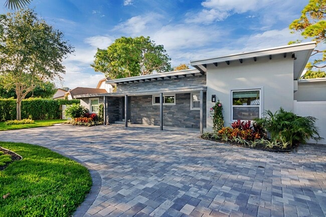property at 959 SW 18th St