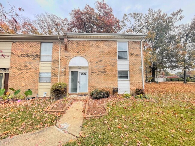 property at 5000 Dunderdale Ct