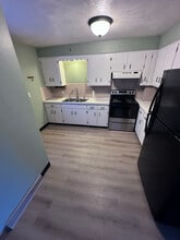 4526 Middletown Rd E in New Middletown, OH - Foto de edificio - Building Photo