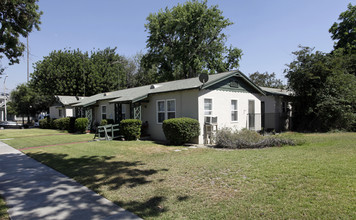 481 N 9th St in Colton, CA - Foto de edificio - Building Photo