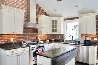 68 Granville St in Fairfield, CT - Building Photo - Building Photo