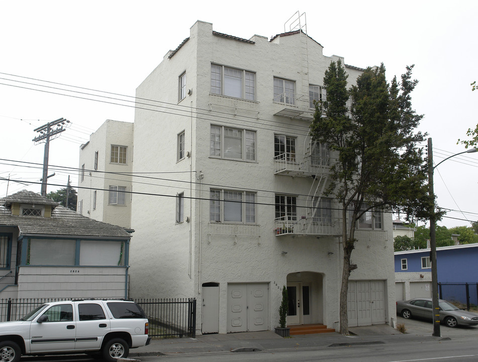 2820 14th Ave in Oakland, CA - Foto de edificio