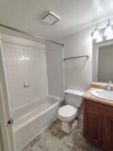 600 Reusens Rd, Unit 1 Bedroom Waitlist in Lynchburg, VA - Foto de edificio - Building Photo