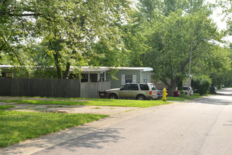 Sky Meadows in Hamilton, OH - Building Photo - Building Photo