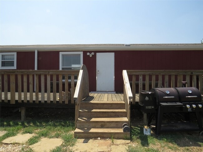 2151 Crockett Rd in Sanger, TX - Building Photo - Building Photo