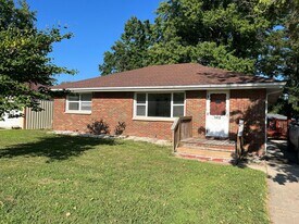 7412 Montclaire Ave in Godfrey, IL - Building Photo