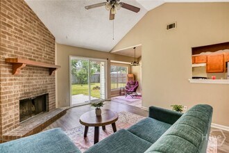 110 Laurelwood Dr in Savannah, GA - Building Photo - Building Photo