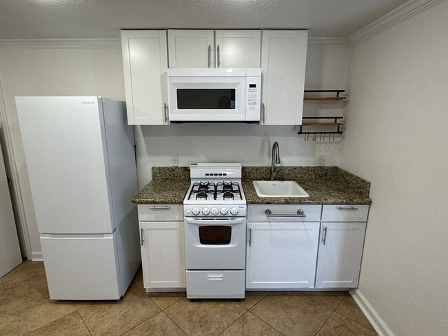 property at 152 Redfield Ave