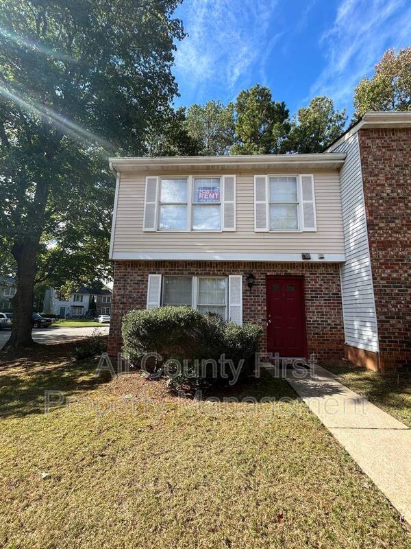 property at 923 Regal Path Ln