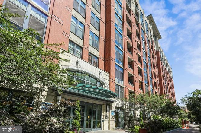 1021 N Garfield St in Arlington, VA - Building Photo