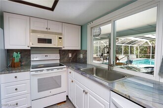 27165 Edenbridge Ct in Bonita Springs, FL - Building Photo - Building Photo