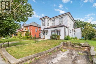 161 Maple St in Simcoe, ON - Building Photo - Building Photo