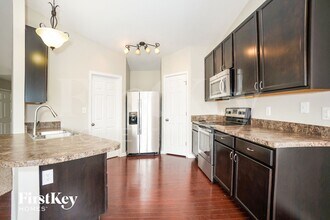 6055 W Brickell Ln in McCordsville, IN - Foto de edificio - Building Photo