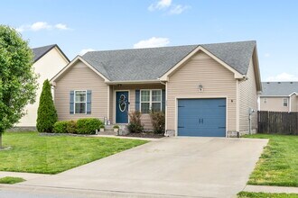 649 Fox Hound Dr in Clarksville, TN - Building Photo - Building Photo
