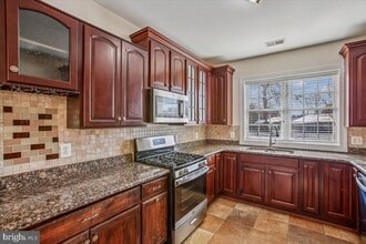 7118 Vermillion Pl in Annandale, VA - Building Photo - Building Photo