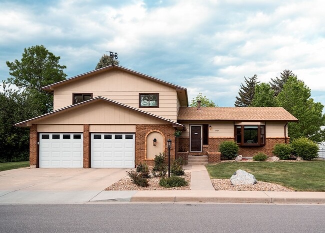 property at 2562 Tupelo Dr