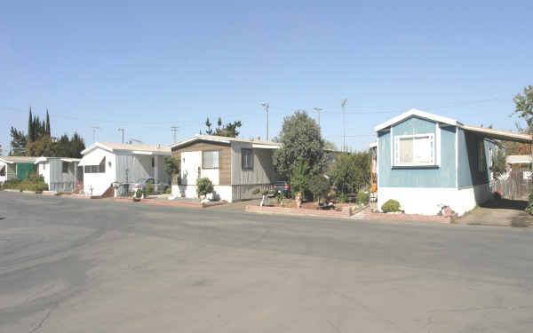 Morningside Mobile Home Park in Modesto, CA - Building Photo