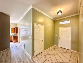 6818 SW Drakestone Blvd in Lawton, OK - Building Photo - Building Photo