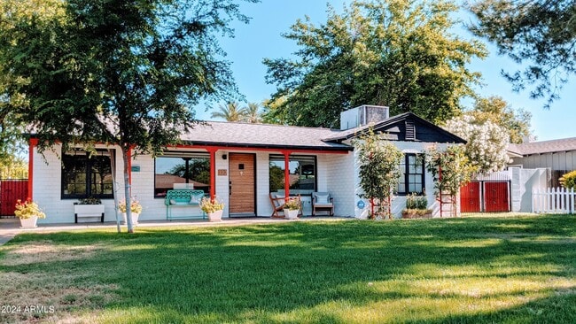 property at 122 W Pierson St