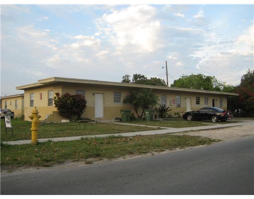 1123 Krome Ter in Homestead, FL - Building Photo