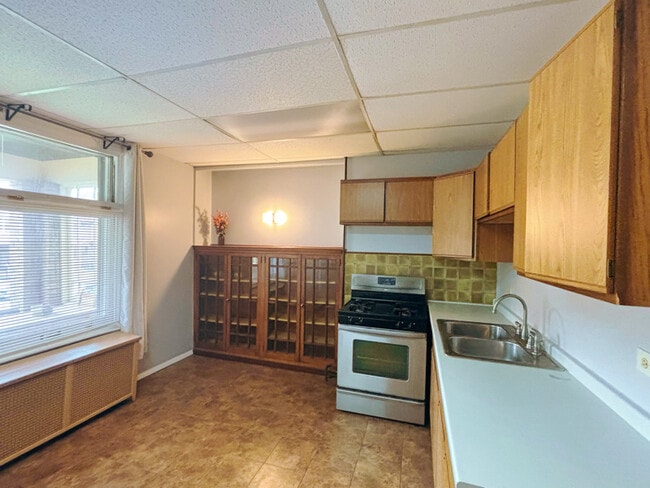 5432 Baywood St in Pittsburgh, PA - Building Photo - Building Photo