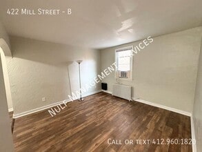 422 Mill St in Coraopolis, PA - Foto de edificio - Building Photo