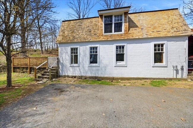 175 Goldens Bridge Rd in Katonah, NY - Building Photo - Building Photo