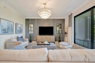 5720 Palmer Cir in Bradenton, FL - Building Photo