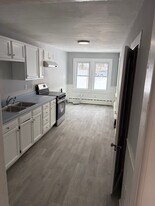 122 River Rd, Unit A in Willington, CT - Building Photo