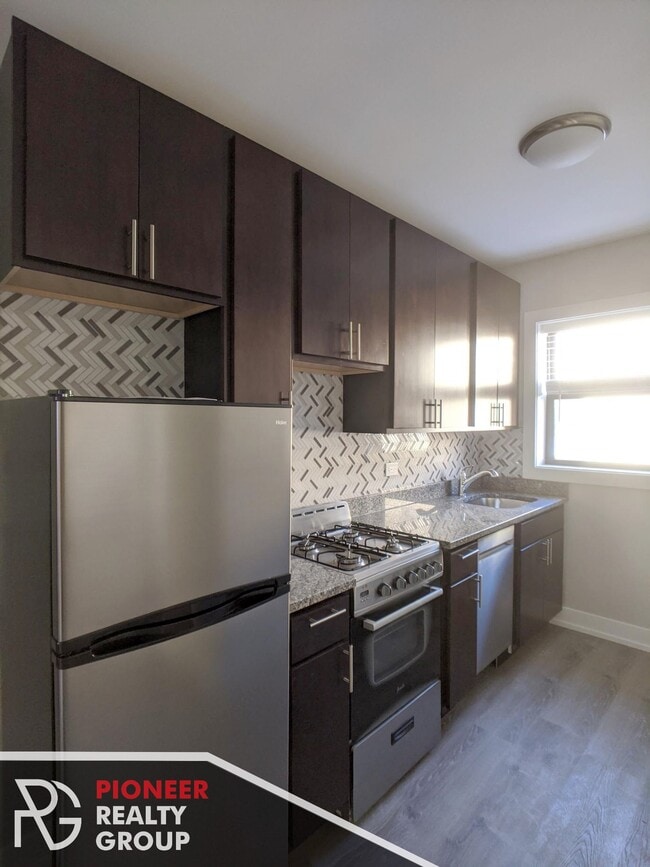 423 W Belden Ave, Unit 1