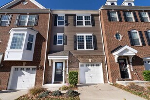 9105 Fox Stream Way in Upper Marlboro, MD - Building Photo