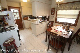 7045 Milwaukee Ave in Wauwatosa, WI - Building Photo - Building Photo