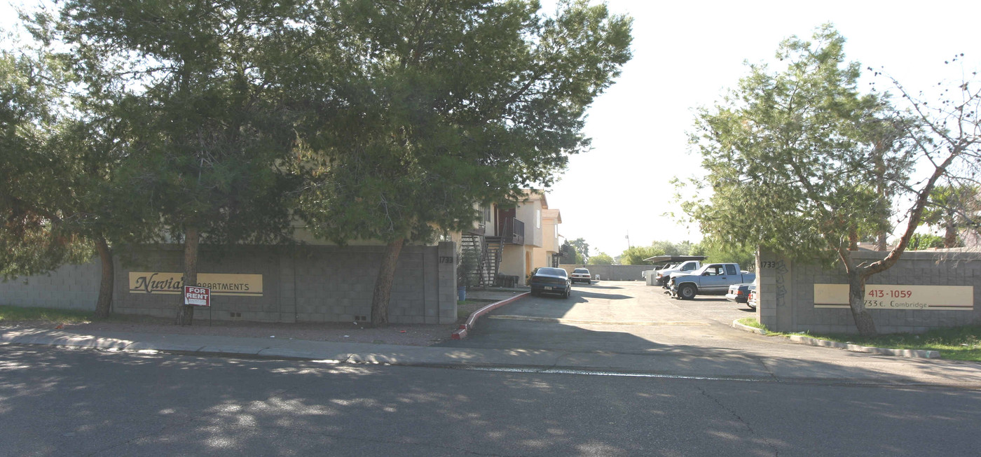 Nuvia's Apartments in Phoenix, AZ - Foto de edificio