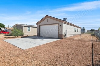 2320 E Neal Ave in Kingman, AZ - Building Photo - Building Photo