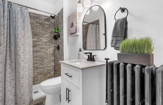 139 Center St, Unit Silvery in Hobart, IN - Building Photo