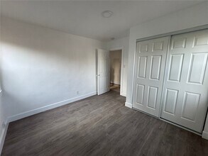 942 E 43rd Pl-Unit -2 in Los Angeles, CA - Building Photo - Building Photo