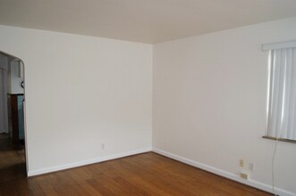 4022 Paxton Ave in Cincinnati, OH - Building Photo - Building Photo