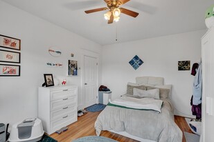 98 Cypress St, Unit 1 in Brookline, MA - Building Photo