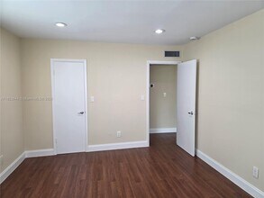 13716 SW 90th Ave in Miami, FL - Building Photo - Building Photo